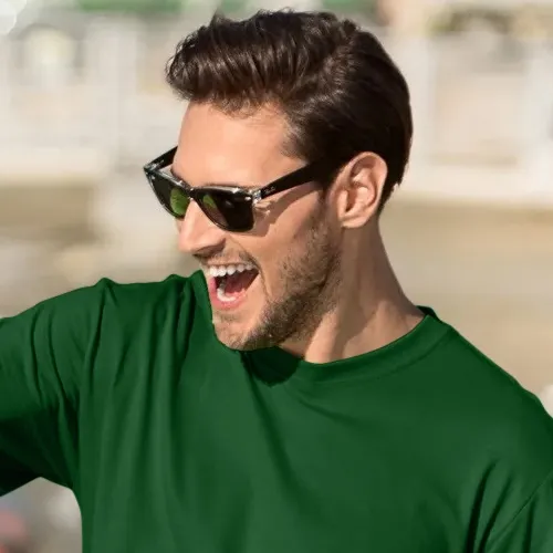 Das klassische T-Shirt der Männer - Klassischer Rundhalsausschnitt