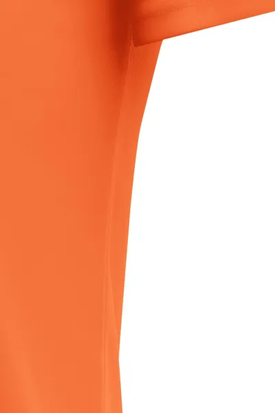 T-Shirt mit asymmetrischem Ausschnitt - Mit Seitennähten geschnitten