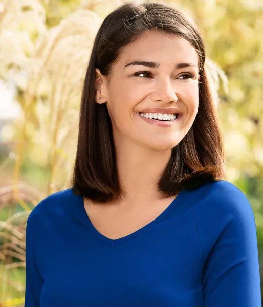 Eng anliegendes T-Shirt für Damen, V-Ausschnitt - Tiefer V-Ausschnitt