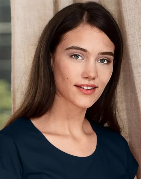 Slim Fit Damen T-Shirt mit rundem Halsausschnitt - Tiefer Rundhalsausschnitt