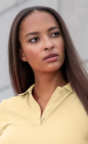 Klassisches Poloshirt für Damen - 4-Knopf-Verschluss