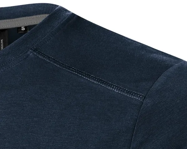 Herren T-Shirt verziert - Dekorative Steppnähte vorne oben