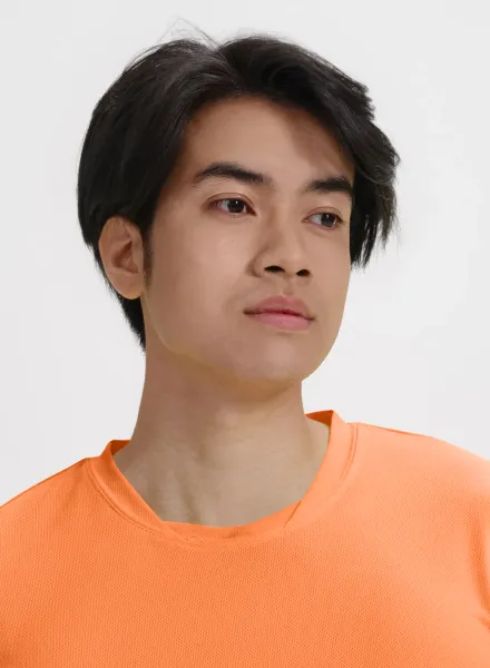 T-Shirt mit asymmetrischem Ausschnitt - Interessanter asymmetrischer Kragen