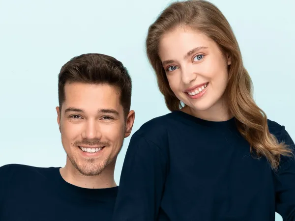 T-Shirt mit langen Ärmeln, geringes Gewicht - Klassischer Rundhalsausschnitt