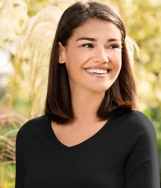 Eng anliegendes T-Shirt für Damen, V-Ausschnitt - Tiefer V-Ausschnitt