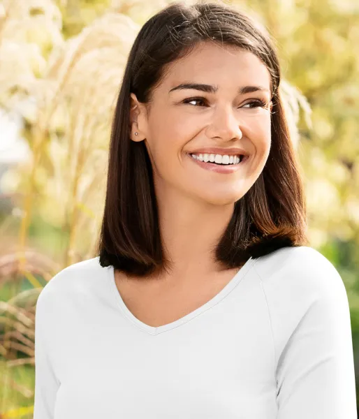 Eng anliegendes T-Shirt für Damen, V-Ausschnitt - Tiefer V-Ausschnitt