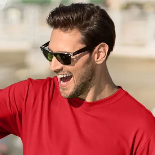 Das klassische T-Shirt der Männer - Klassischer Rundhalsausschnitt