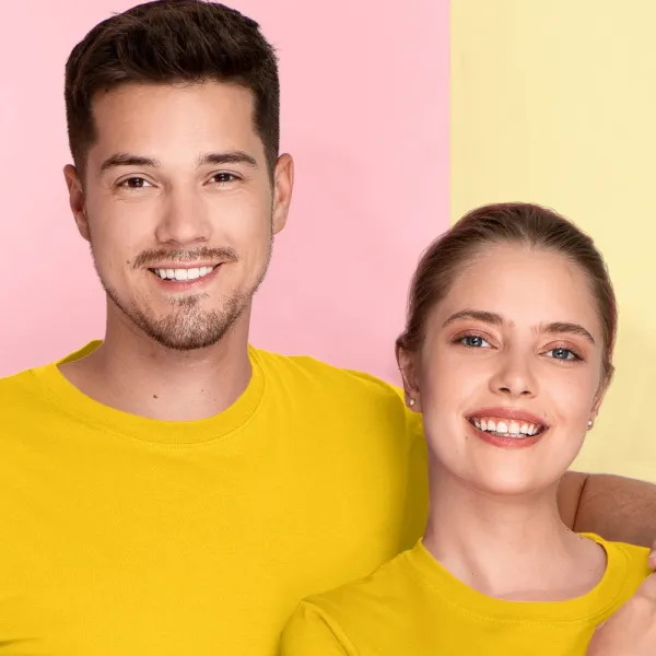 T-Shirt mit kurzen Ärmeln - Klassischer Rundhalsausschnitt