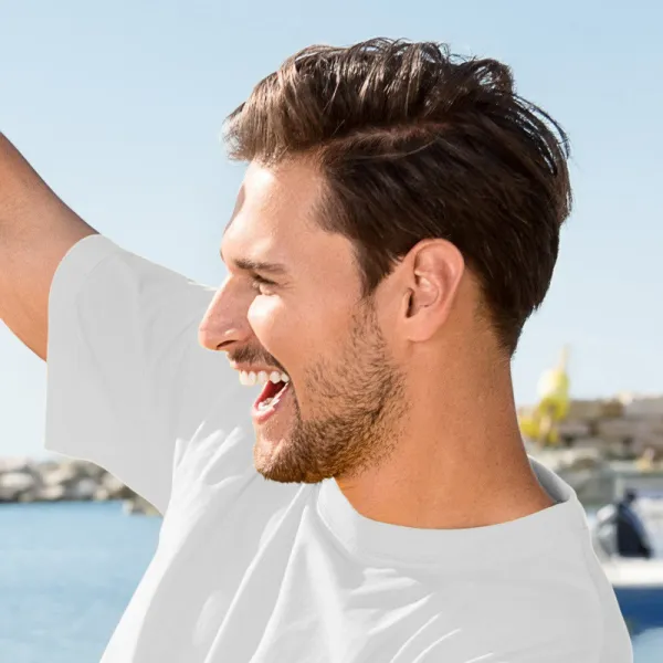 Klassisches T-Shirt - Klassischer Rundhalsausschnitt