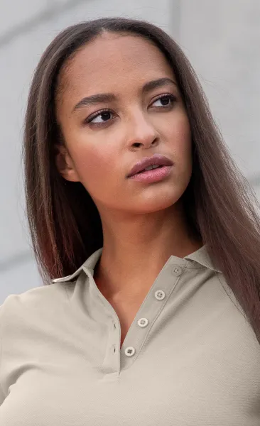 Klassisches Poloshirt für Damen - 4-Knopf-Verschluss
