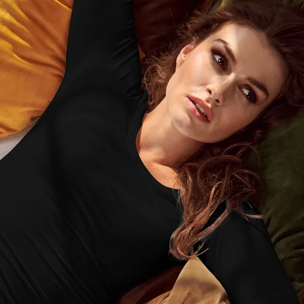 Damen T-Shirt mit langen Ärmeln und tiefem Ausschnitt - Tiefer Rundhalsausschnitt